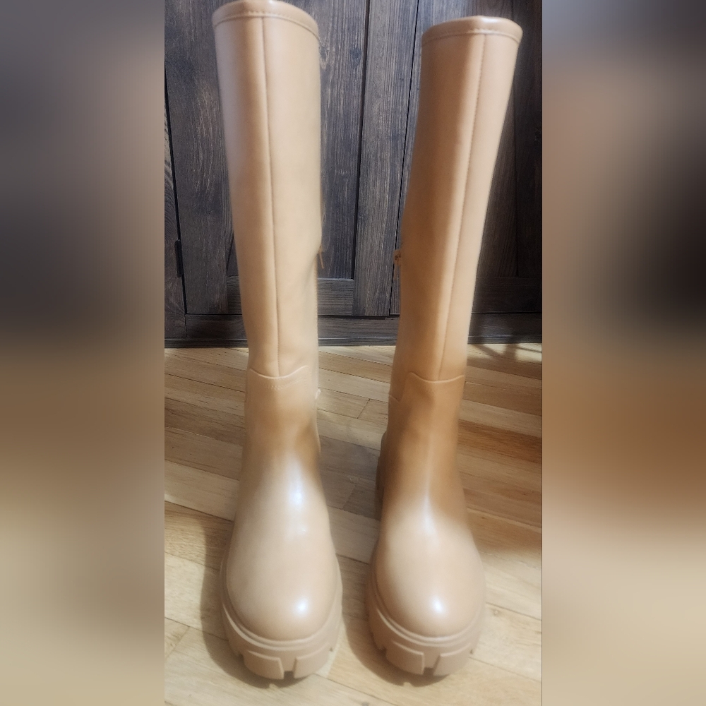 Tan High Boots with Sleek Design By Unionbay